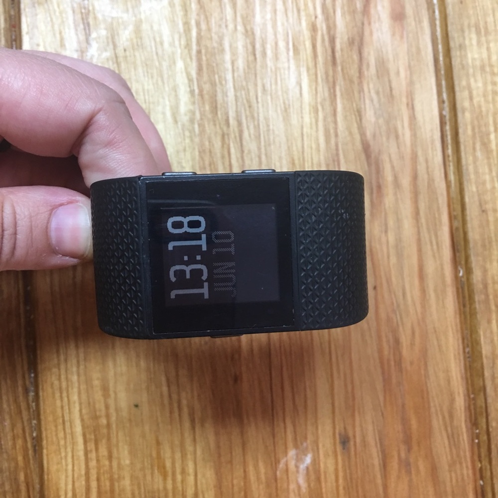 Fitbit Surge - image 3